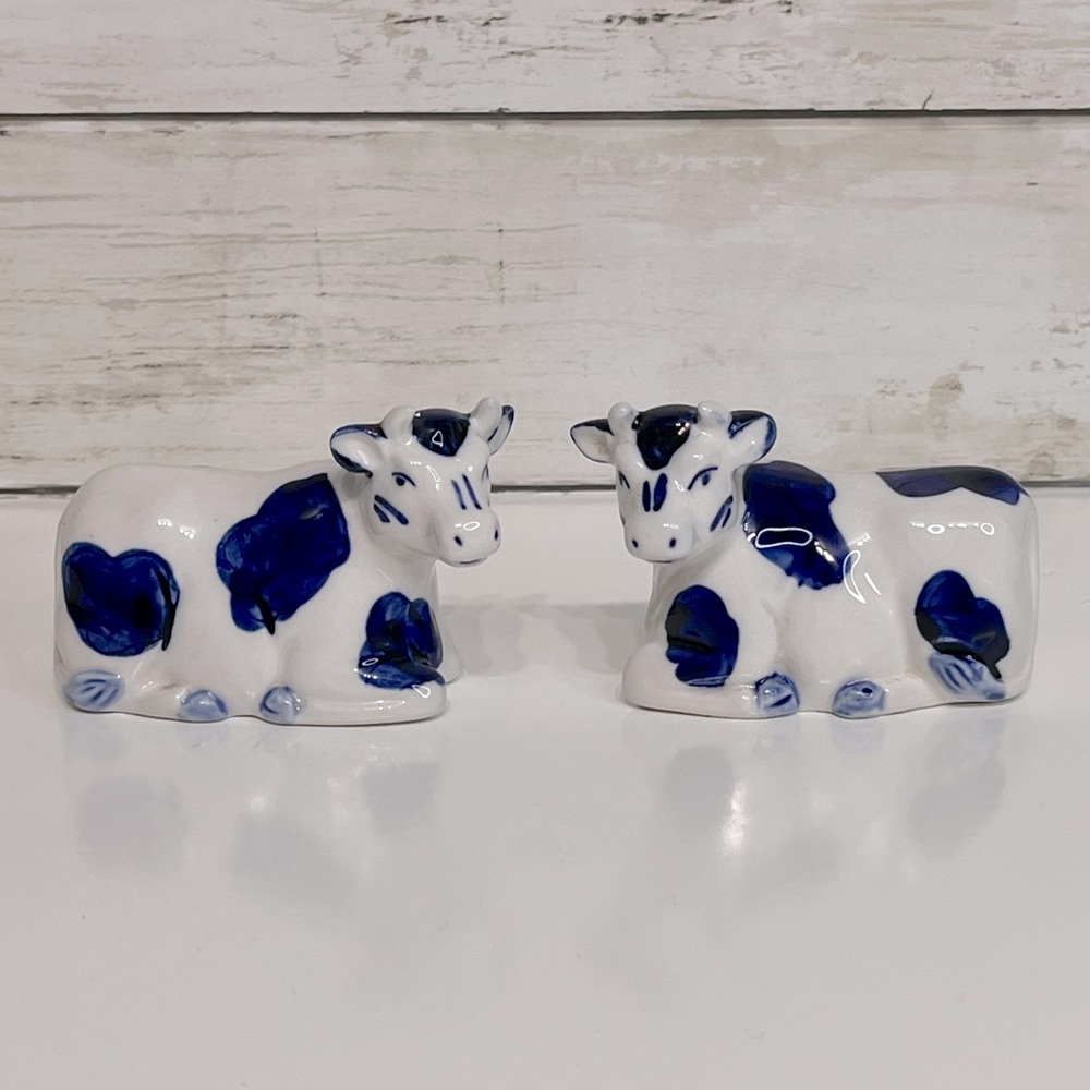 Vintage Dutch Delft Blue Cows Salt & Pepper Shakers